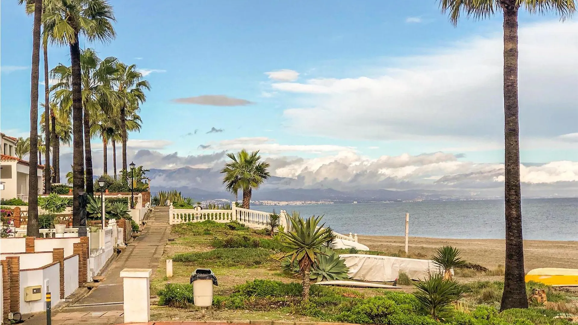 Beautiful Home In Malaga With Wifi Castillo de Sabinillas Nyaraló